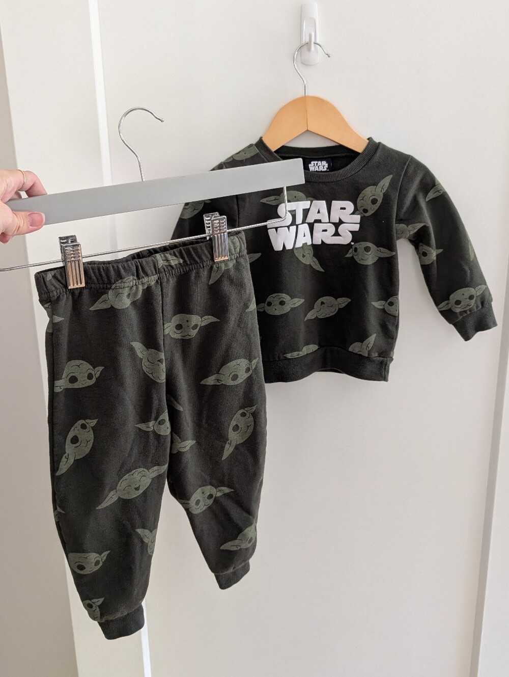2/$30 💙 Star Wars Baby Yoda Grogu Sweatshirt and Jogger Matching Set 24M